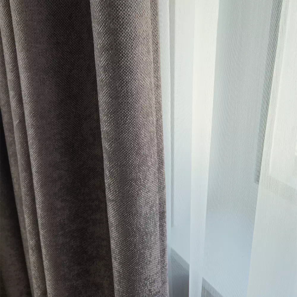 zaslona_zaciemniajaca_ciemna